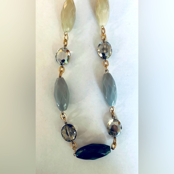 Long necklace gray & cream color large acrylic beadings on bronze tone chain - Picture 6 of 11
